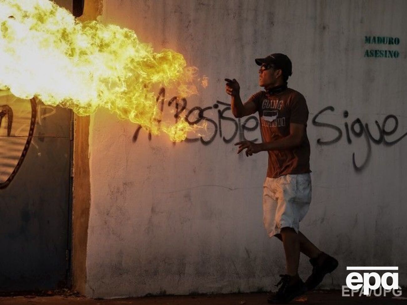 Оппозиция требует восстановления политических свобод