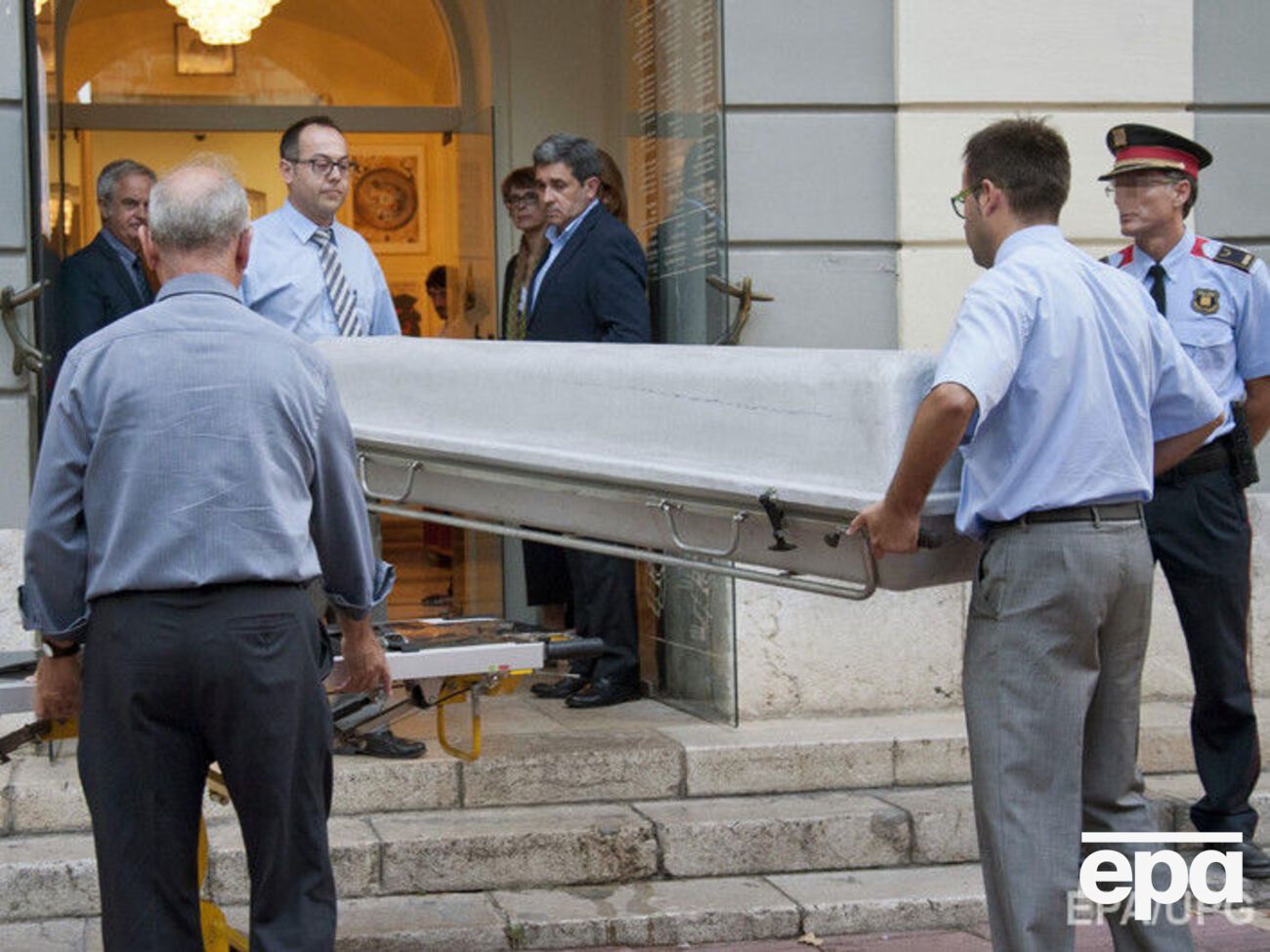 Тело Дали эксгумировали накануне