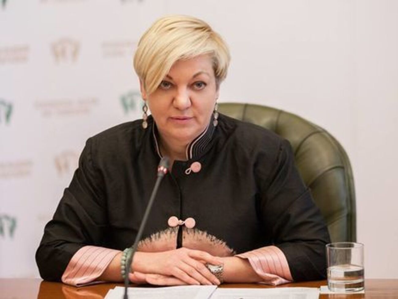 10 квітня 2017 року Гонтарева офіційно заявила про свою відставку