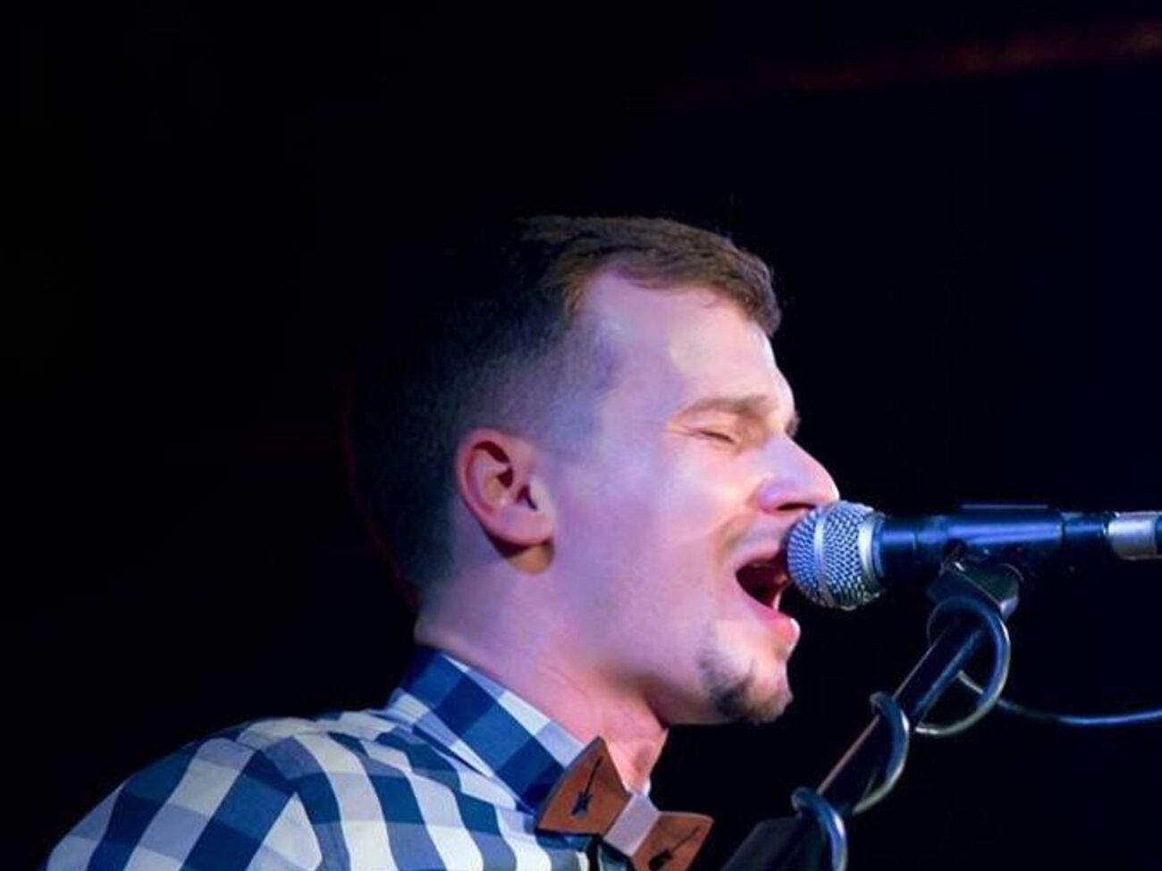 Песню из репертуара немецких рокеров спели под бандуру