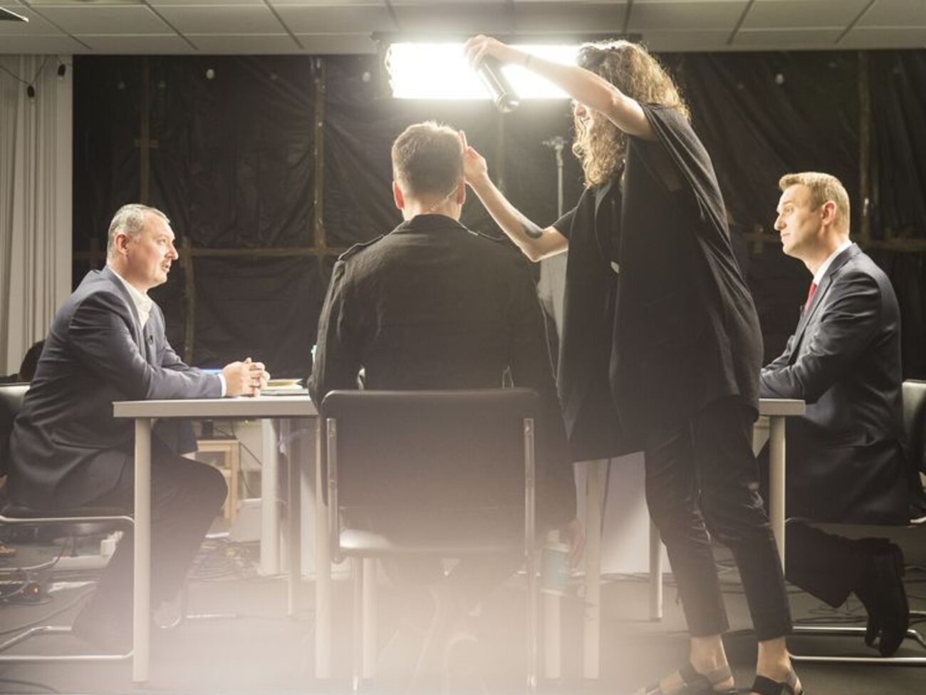 Гиркин и Навальный задавали друг другу вопросы о борьбе с коррупцией, отношениях с Западом и ситуации на Донбассе