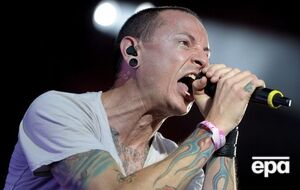 Рядом с телом музыканта обнаружили полупустую бутылку с алкоголем