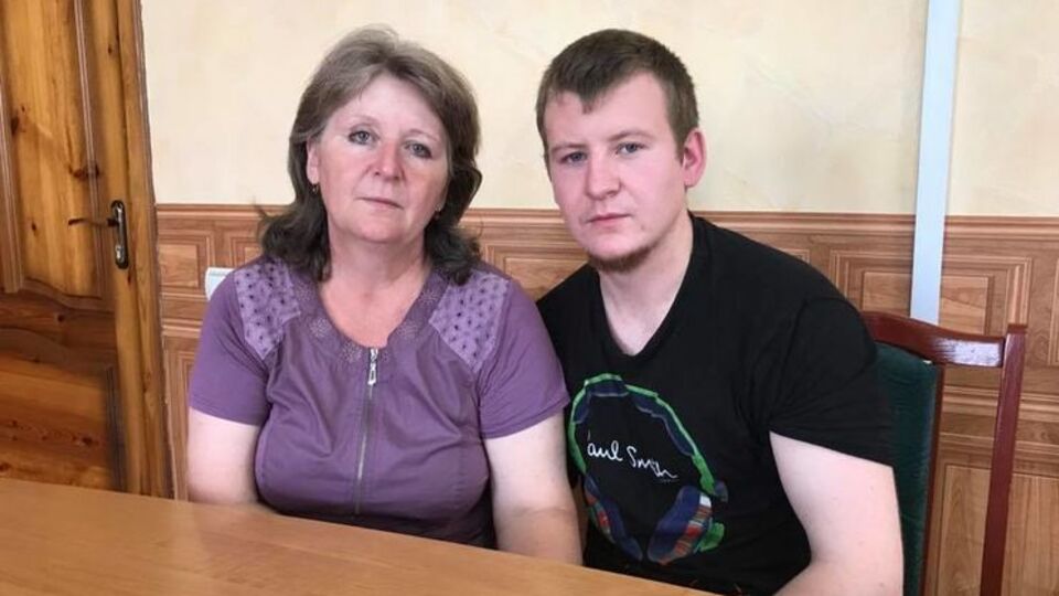 Светлана Агеева встретилась с сыном в Старобельске