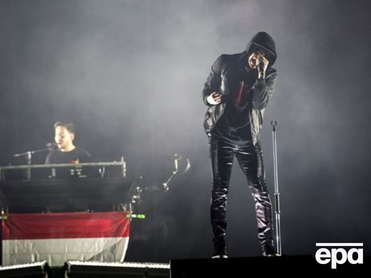 Беннингтона нашли мертвым в его доме