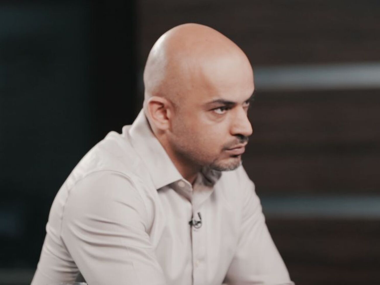 Найєм: Ви уявляєте людей, які 25 років у політиці? У нас електромобілі з'явилися, мобільного телефона тоді не було, а в нас уже iPhone