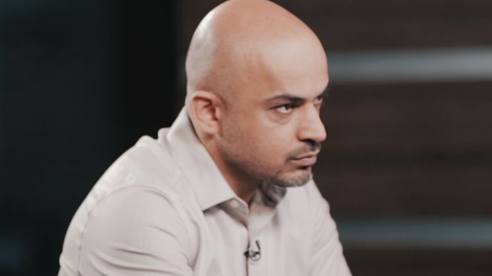 Найєм: Ви уявляєте людей, які 25 років у політиці? У нас електромобілі з'явилися, мобільного телефона тоді не було, а в нас уже iPhone