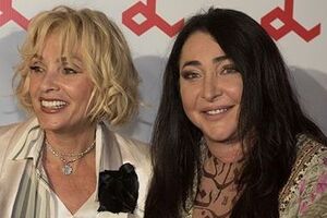 Лолита (справа на фото) на фестивале "Рандеву" налегала на пончики