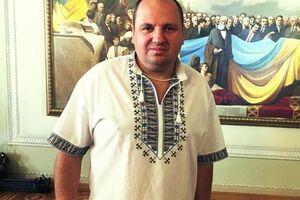 Розенблат уніс заставу і ходить в електронному браслеті