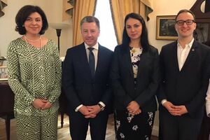С Волкером (второй слева) встретились народные депутаты Украины