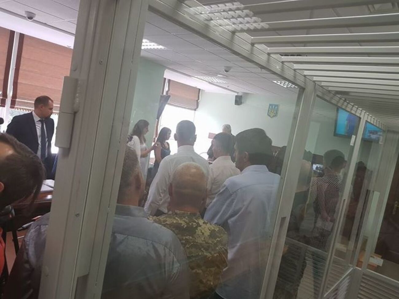 Мельника на поруки приняли народные депутаты и участники АТО