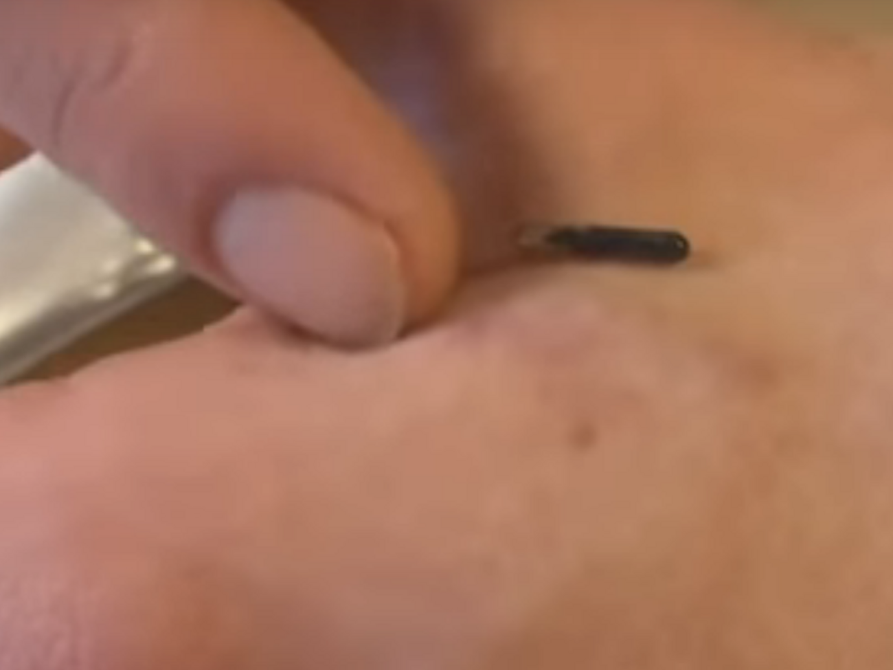 Чип в руке позволит открывать двери без ключей и запускать компьютерные системы без авторизации