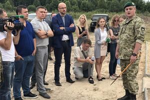 На пункте пропуска "Сеньковка" нардепы проинспектировали состояние инженерно-технических сооружений