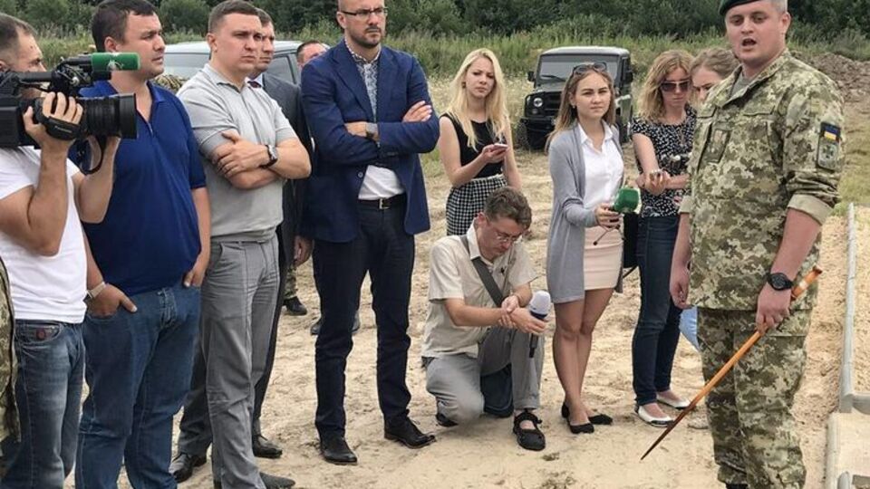 На пункті пропуску "Сеньківка" нардепи проінспектували стан інженерно-технічних споруд