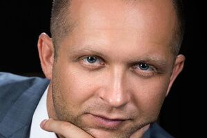 24 липня Поляков не з'явився в поліцію для процедури надягання електронного браслета