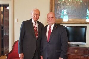 Посол України в США Валерій Чалий провів зустріч із тимчасовим президентом Сенату США Орріном Гетчем