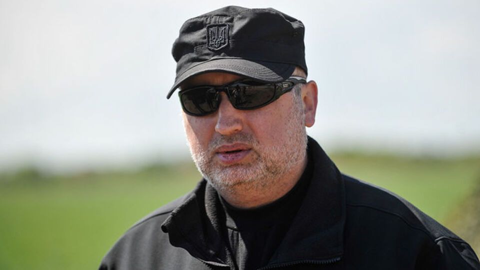 Турчинов побывал на испытаниях нового вооружения