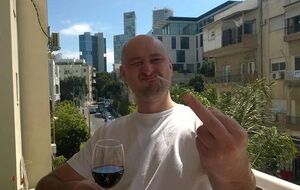 Зюзинский суд Москвы отказался удовлетворять иск сотрудников телеканала "Звезда" к журналисту Аркадию Бабченко