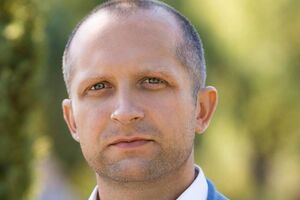 24 липня Поляков не з'явився в поліцію для процедури надягання електронного браслета