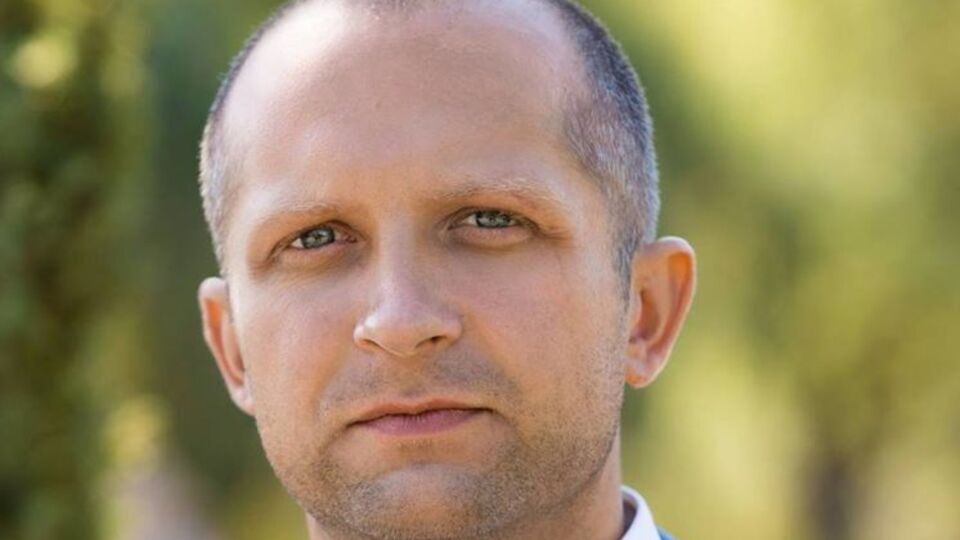 24 липня Поляков не з'явився в поліцію для процедури надягання електронного браслета