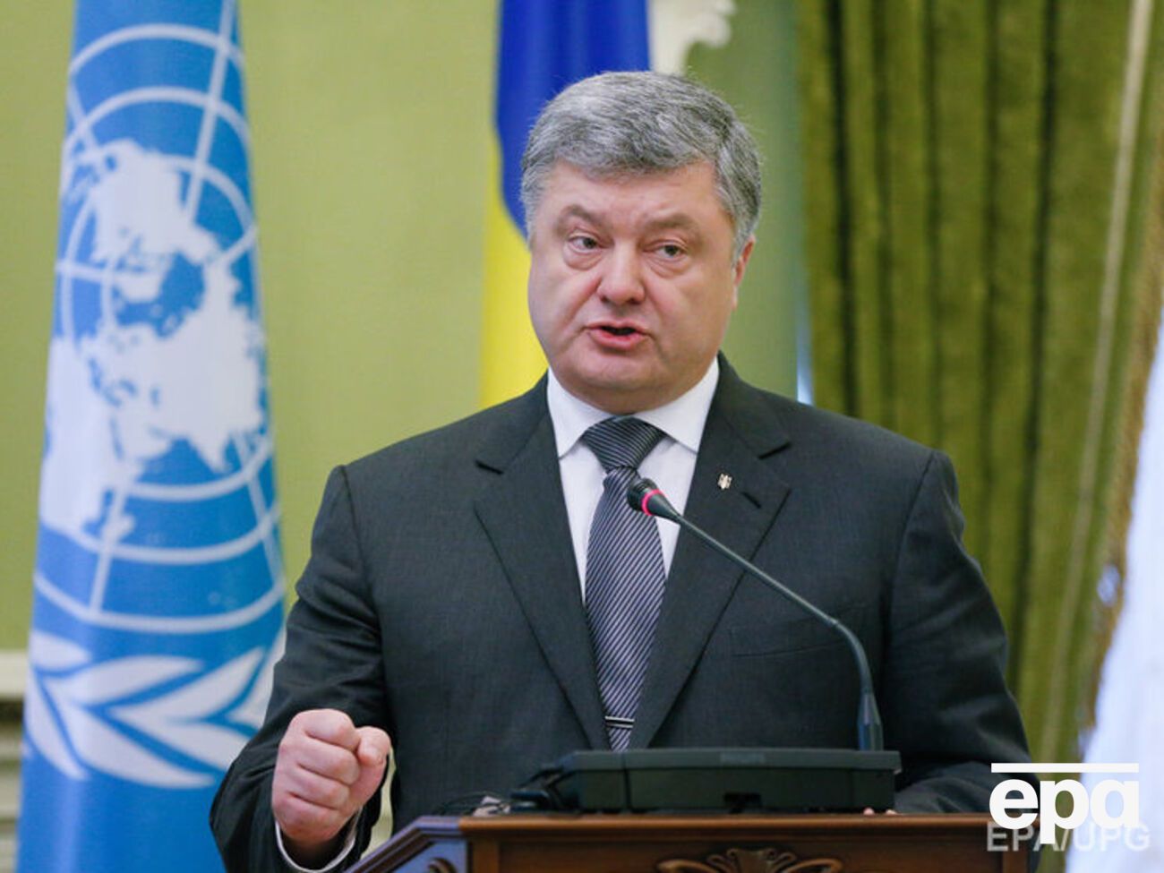 Источник не уточнил, в связи с чем Порошенко уволил главу Госпогранслужбы