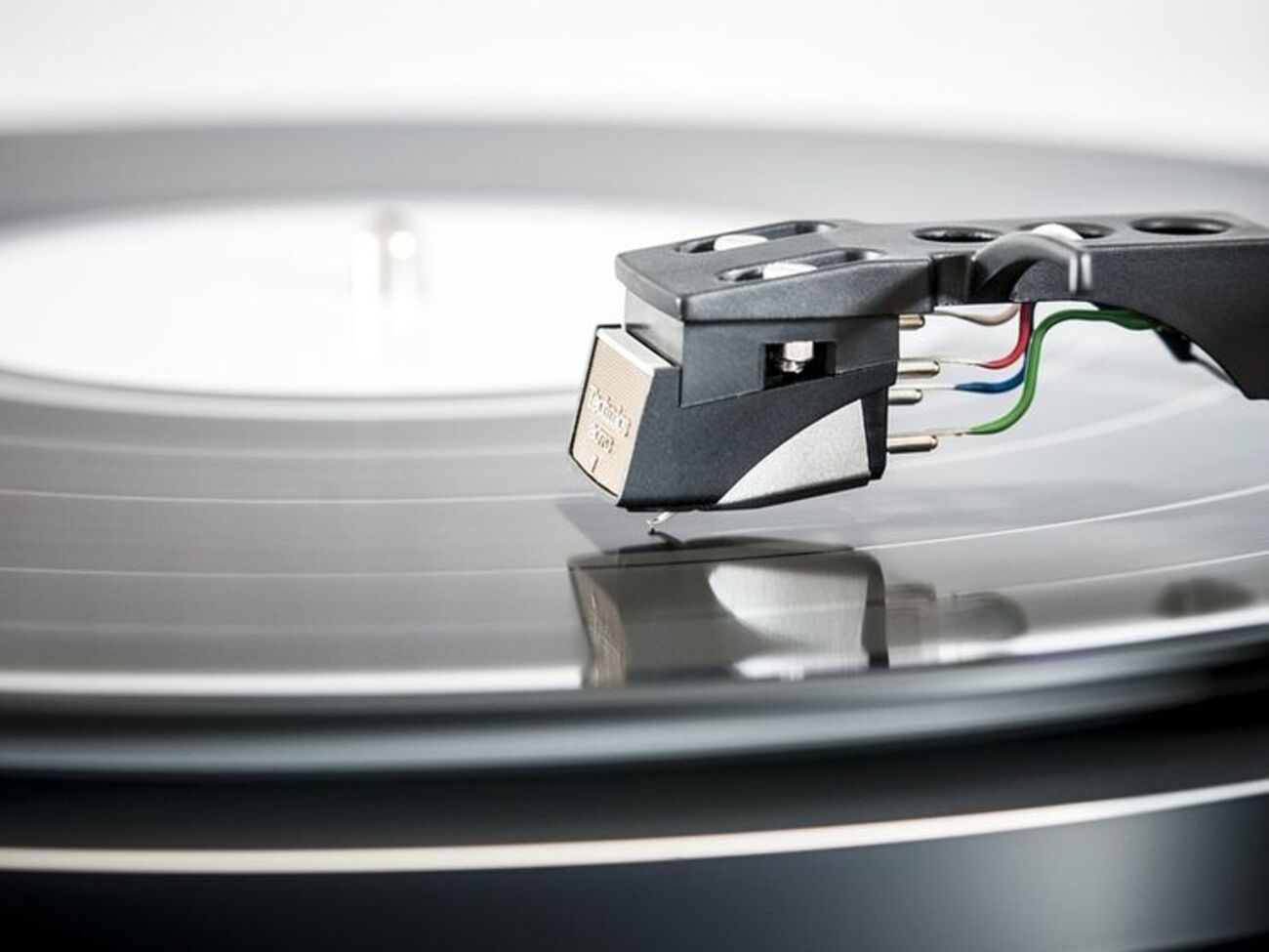 В Западной Европе всего пять заводов выпускают виниловые пластинки