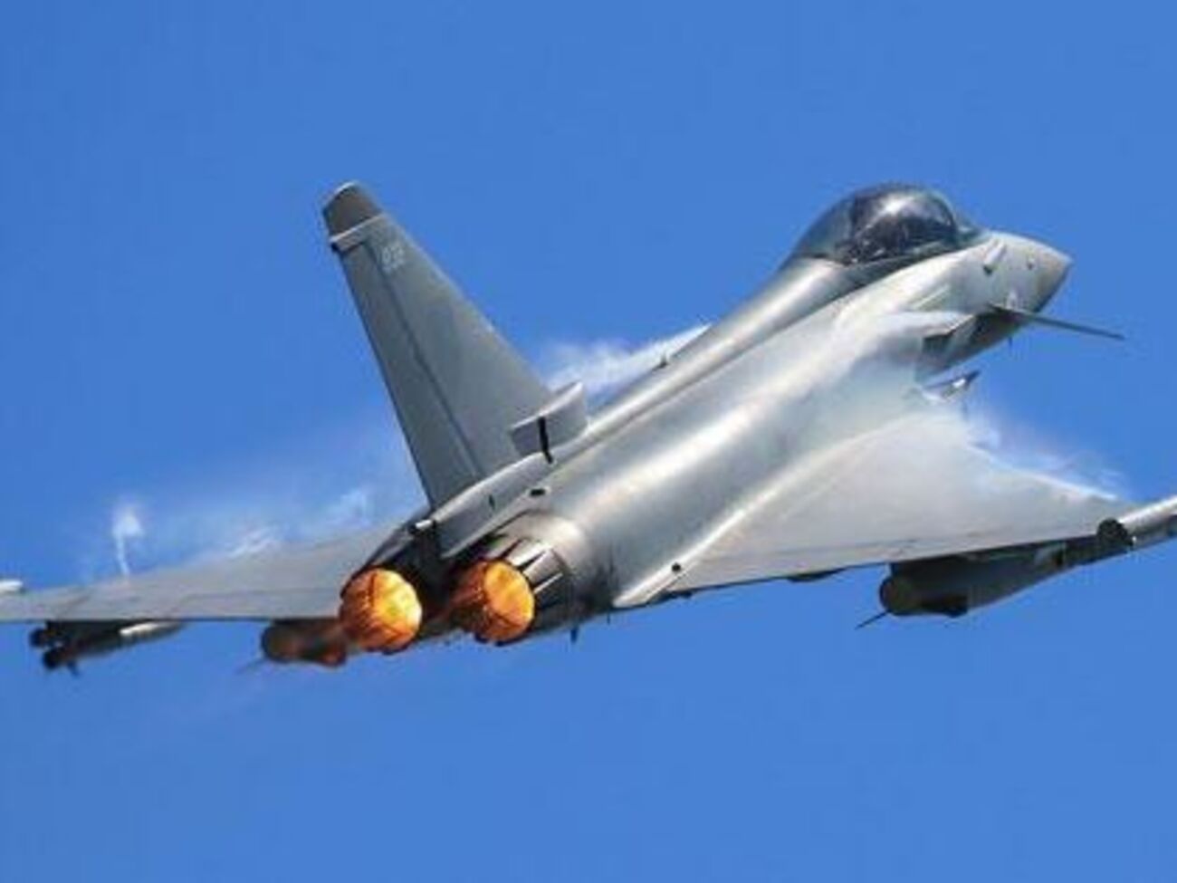 Королевские военно-воздушные силы заявили о проведении "обычной операции"