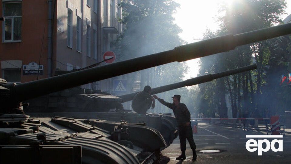 Российские инструктора занимаются боевым слаживанием танкистов боевиков