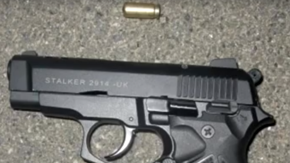 Полиция изъяла стартовый пистолет "Сталкер", переделанный под огнестрельное оружие