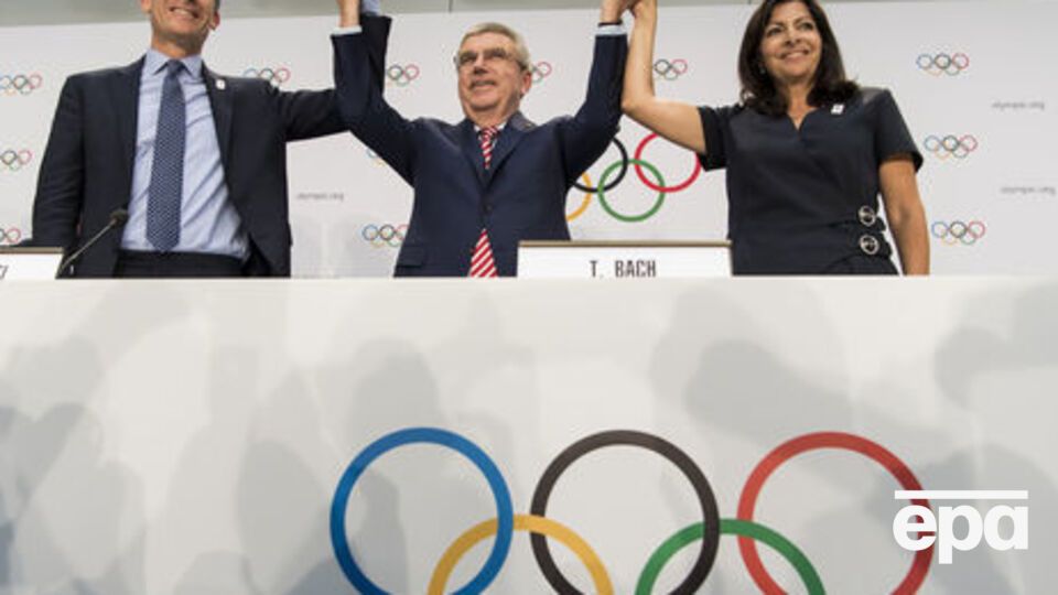 Гарсетти (крайний слева) назвал 2028 год более выгодным финансово