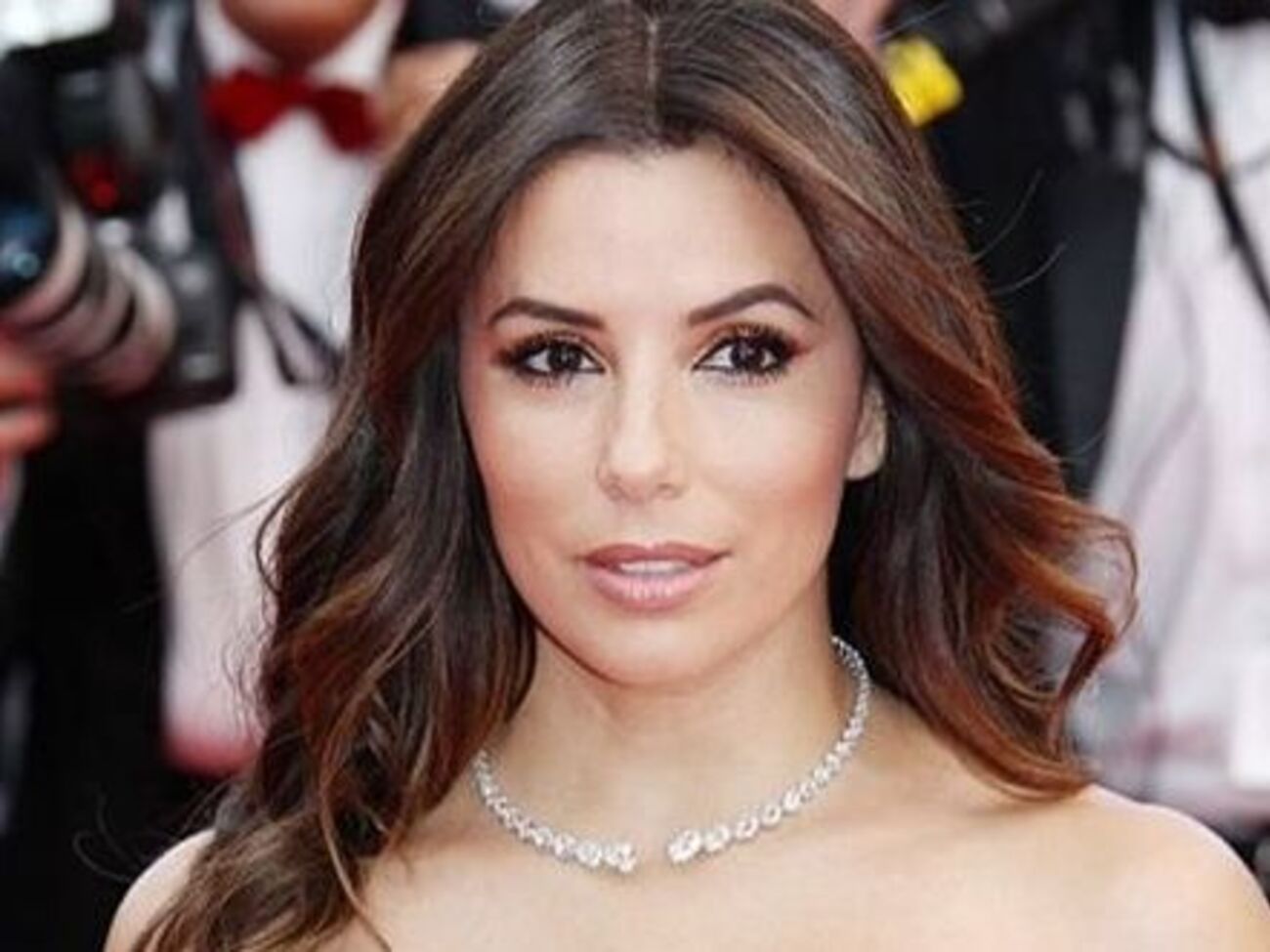 Лонгорія продемонструвала напівоголене тіло