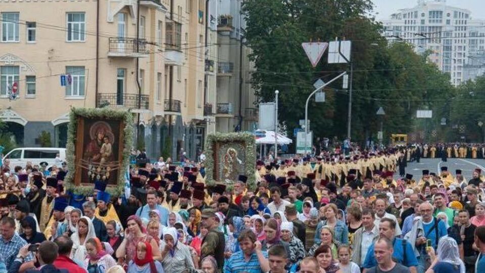 Поліція Києва перейшла на посилений режим несення служби у зв'язку з хресним ходом