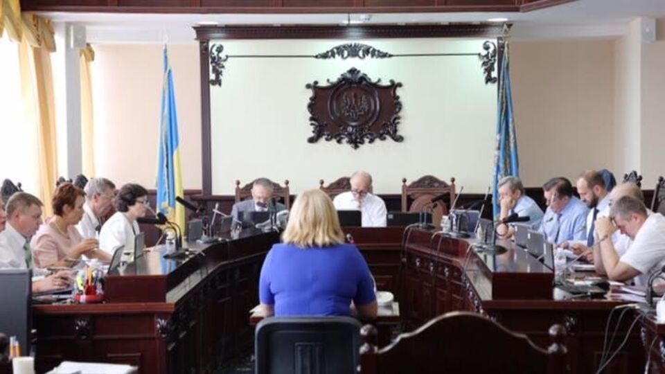 Комісія провела співбесіди з 381 кандидатом