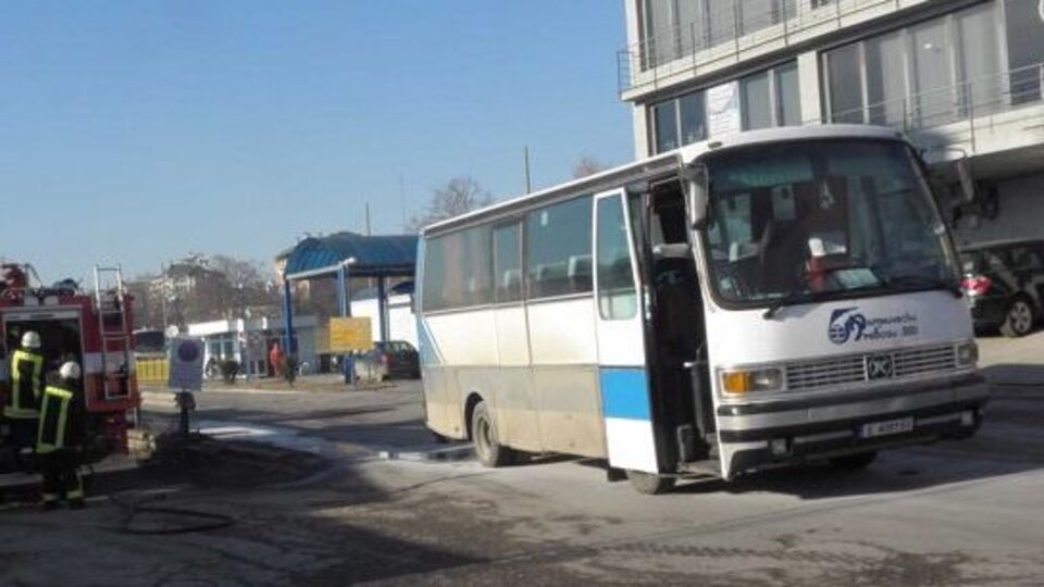 Пасажирів пересадили в інший автобус