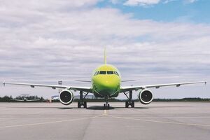 На борту літака авіакомпанії S7 перебуває 165 пасажирів