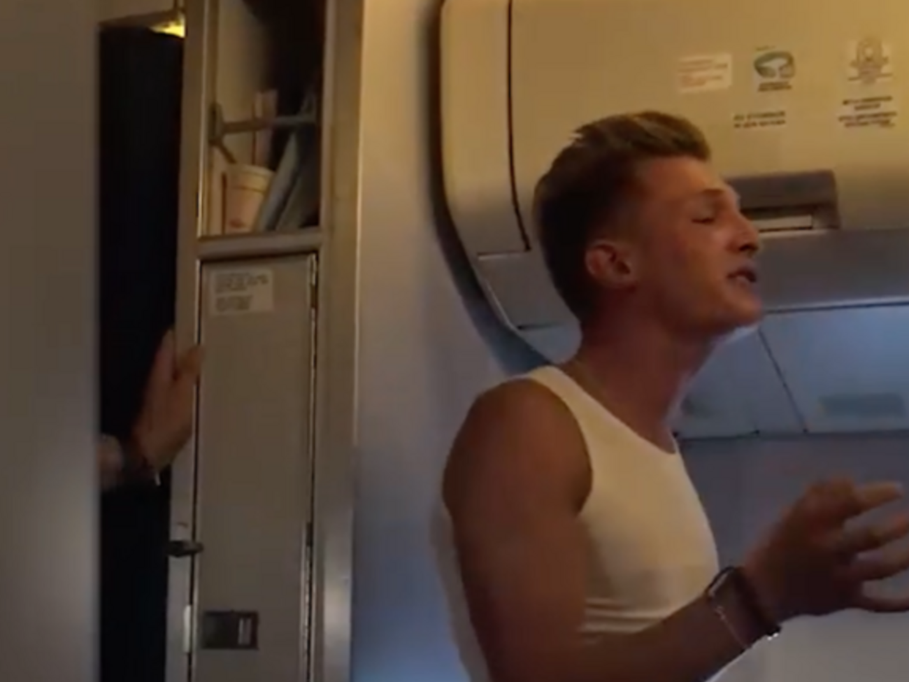 Скандальний пасажир кілька разів повторив фразу про "росіян і лайно"