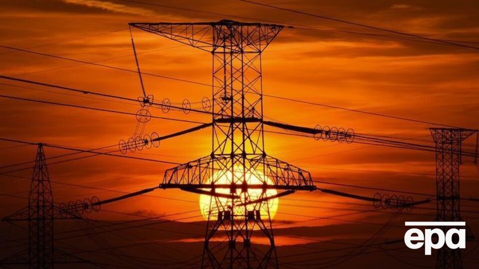 До этого в минэнерго РФ называли причиной аварии аномальную жару