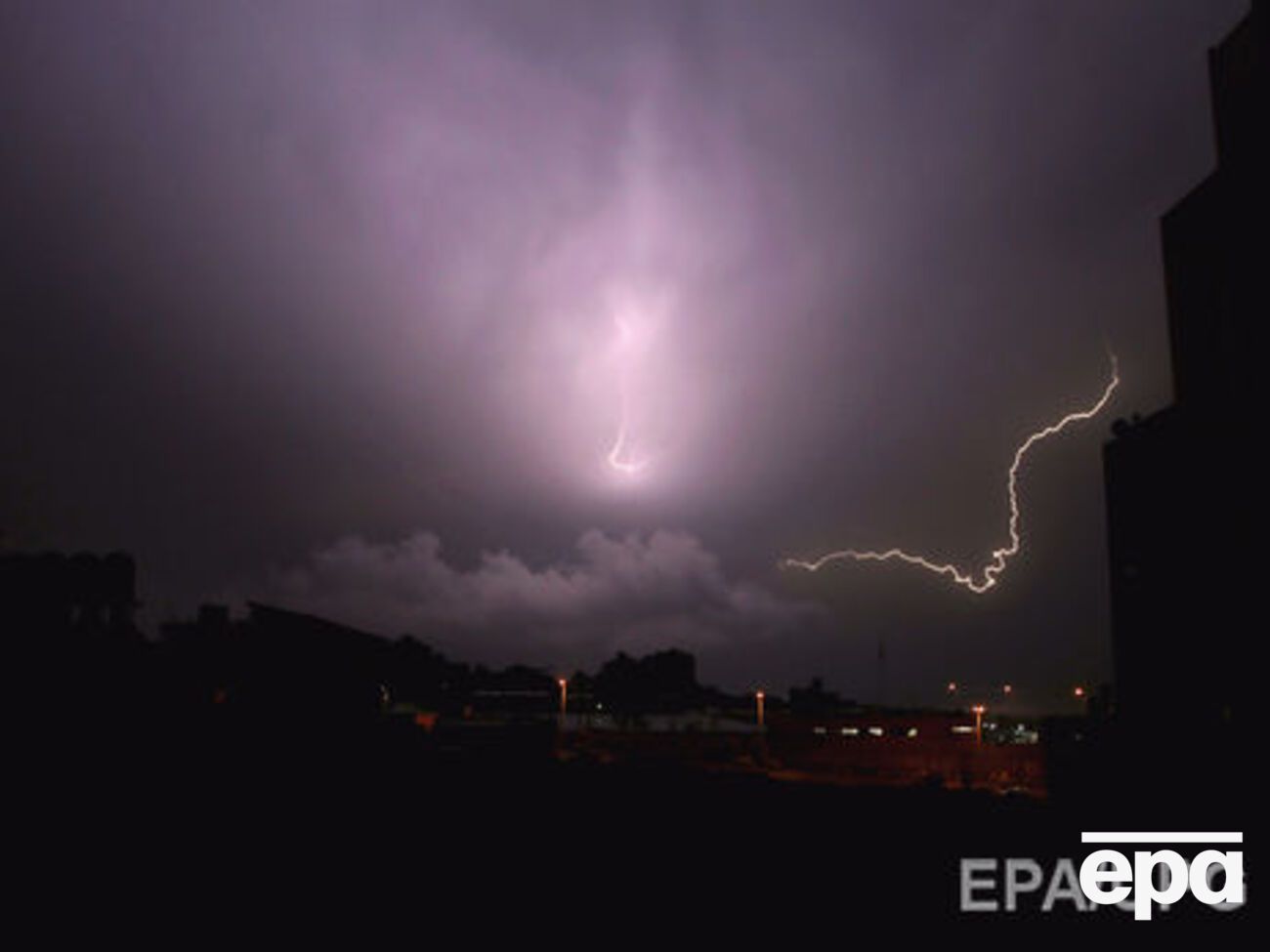 Блискавка вбила жінку