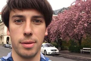 Галкін: Філіп – абсолютно феєрична людина. У цьому короткому відео король тотал-луку, принц надмірності й гроза лаконічності демонструє нове вбрання, яке стало результатом його тернистого шляху у світі високої моди