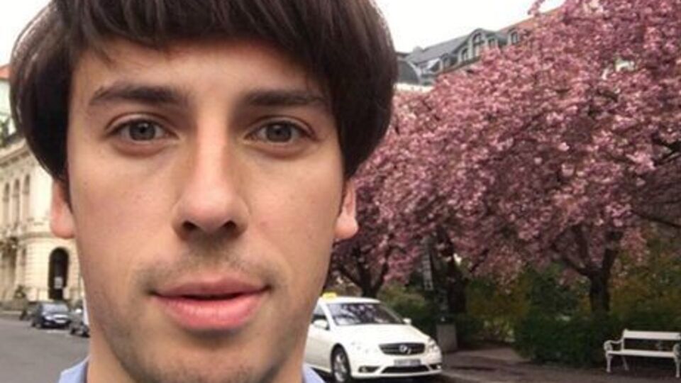 Галкін: Філіп – абсолютно феєрична людина. У цьому короткому відео король тотал-луку, принц надмірності й гроза лаконічності демонструє нове вбрання, яке стало результатом його тернистого шляху у світі високої моди