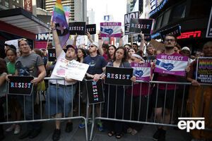 Заявление президента США Дональда Трампа, что трансгендерам запретят служить в вооруженных силах страны, встретили протестами