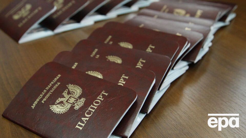 Найманцям пропонують замість викрадених російських отримати паспорти "ЛНР/ДНР", повідомляють у розвідці