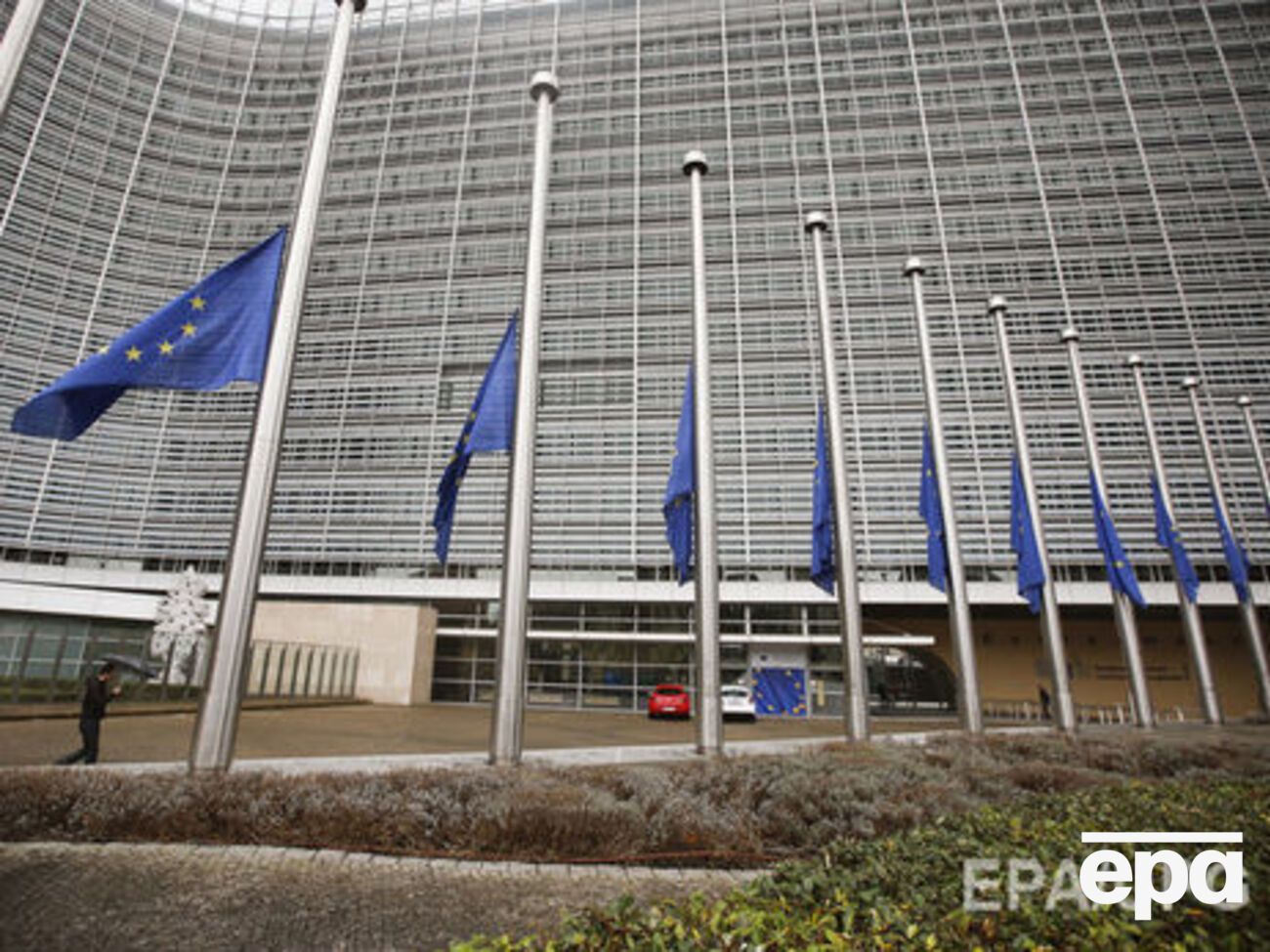 В Еврокомиссии озабочены полномочиями министра юстиции Польши увольнять и назначать председателей судов