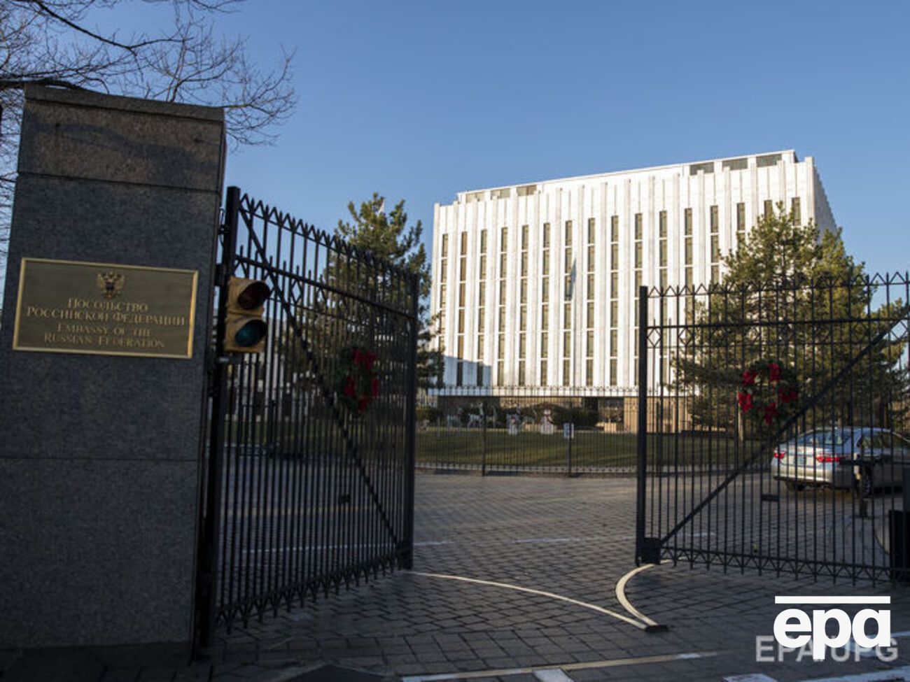 Російські дипломати заявили, що санкціями не домогтися поліпшення відносин