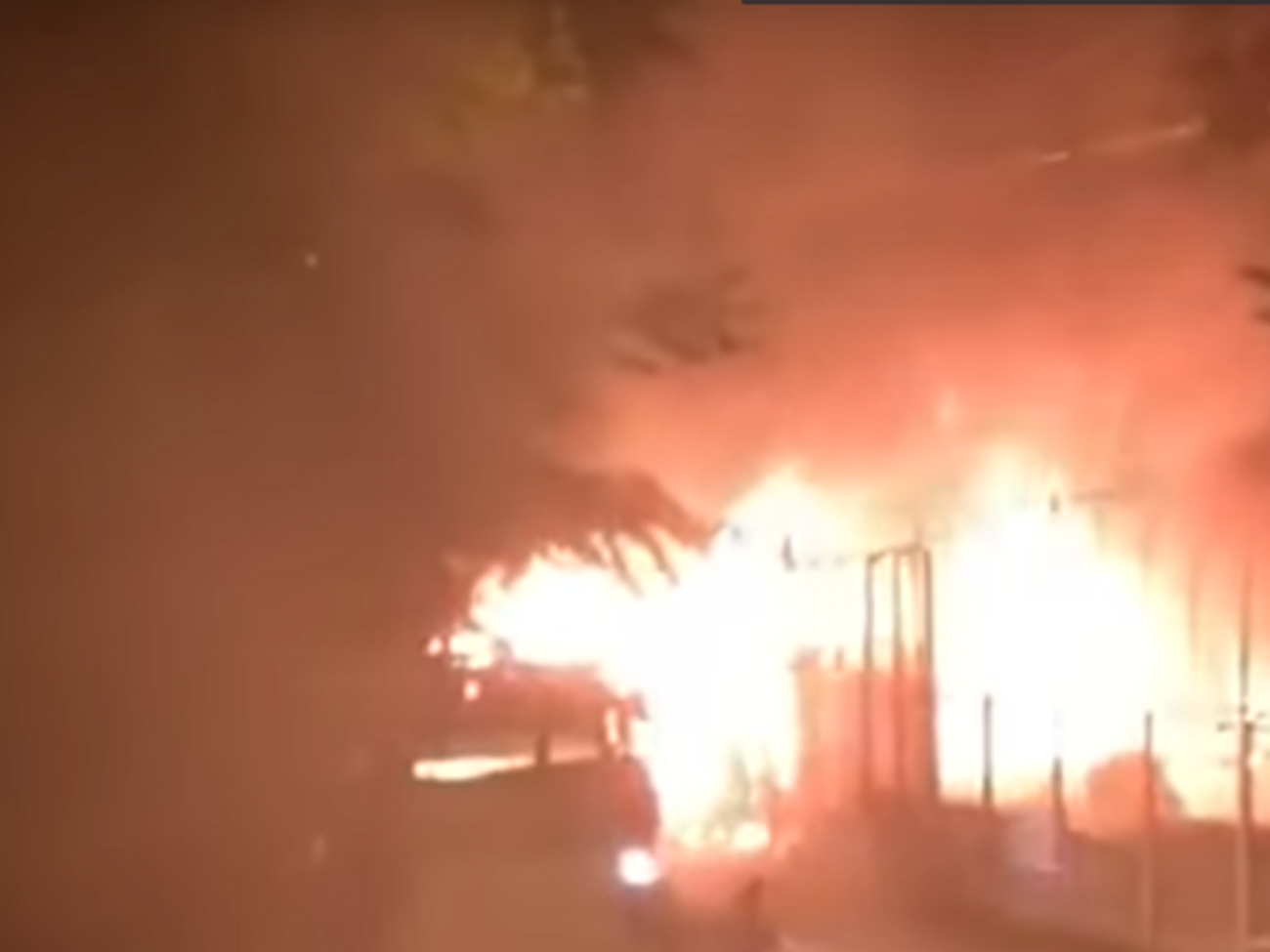 В результате пожара помещение одесского клуба "Пляжник" уничтожено практически полностью