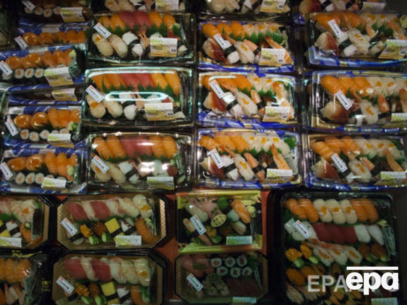 В Киеве посетители ресторана отравились суши