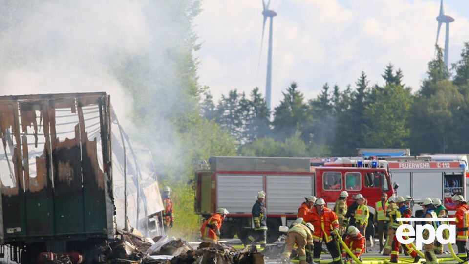 В Баварии произошла авария с автобусом и грузовиком