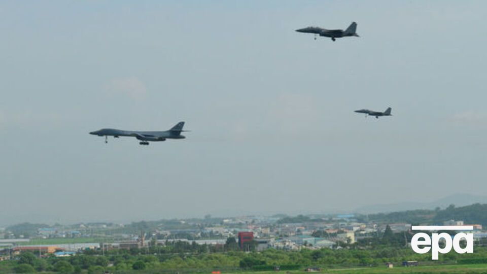 Американские бомбардировщики пролетели над Корейским полуостровом