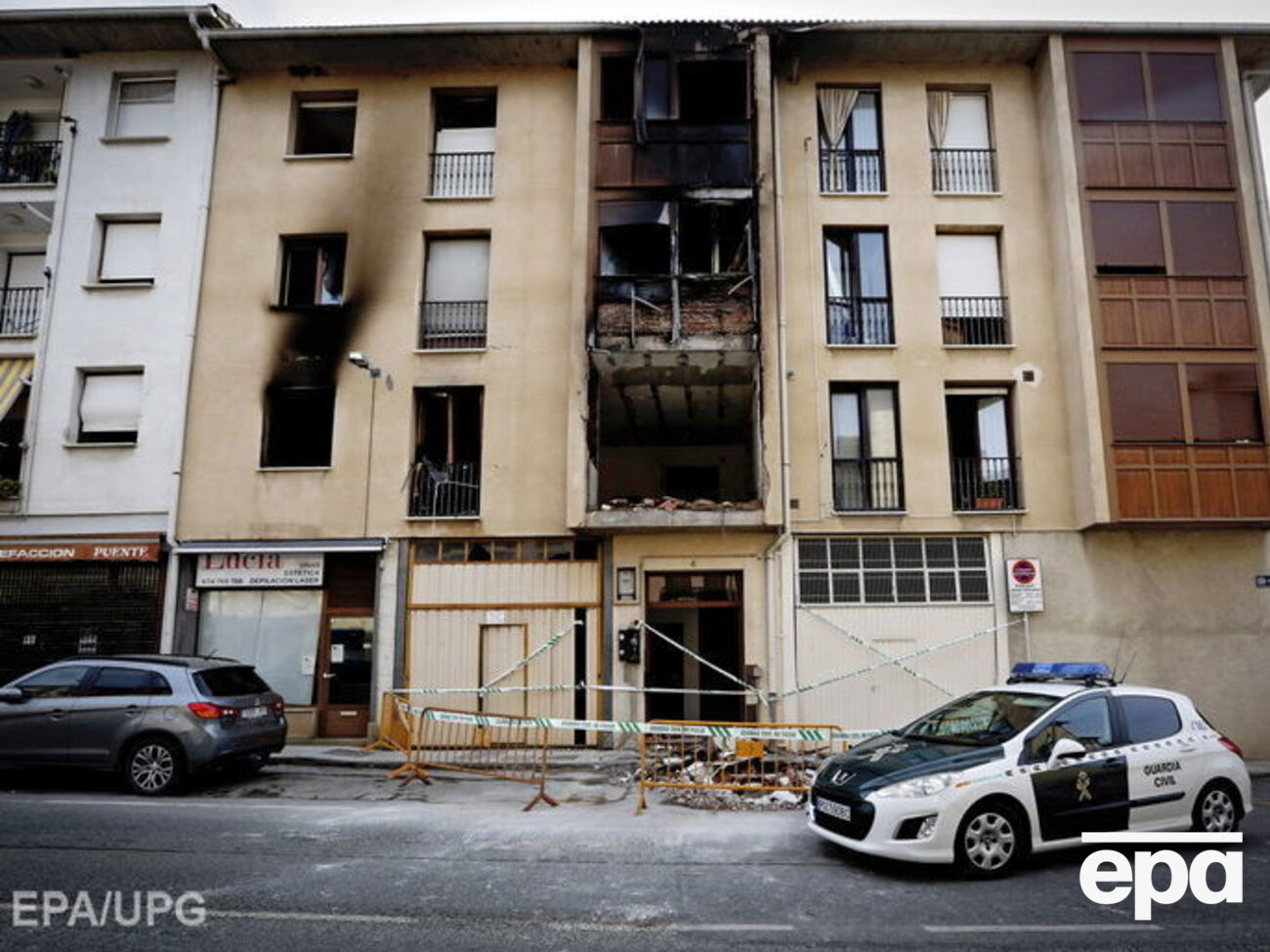 Последствия мощного взрыва в Пуэнте-ла-Рейна