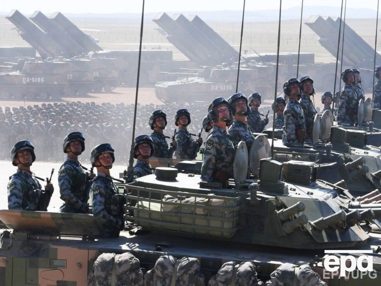 Уперше з 1949 року в Китаї на військовому полігоні відбувся військовий парад