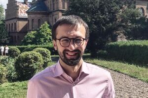 Лещенко: Эта группировка функционирует в Украине на официальном уровне